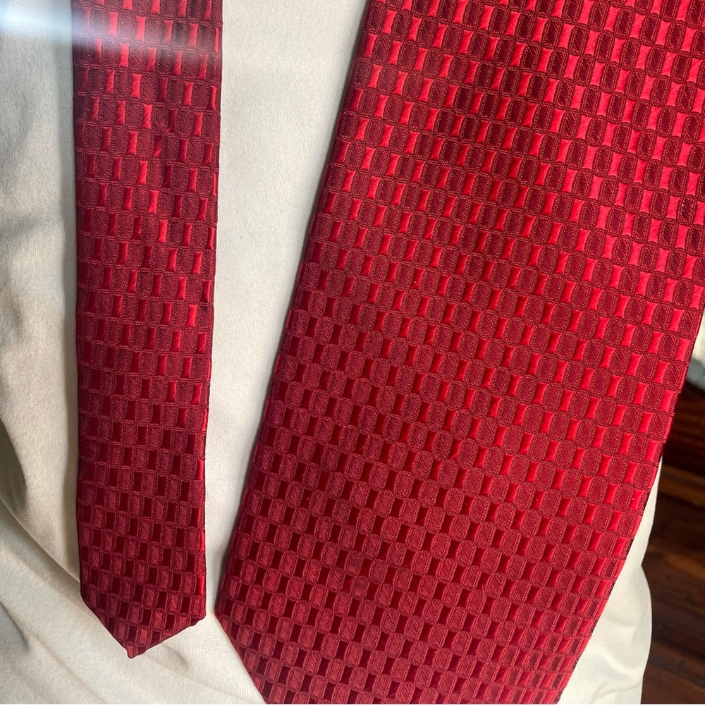 Bergamo New York shiny red‎ geometric tie sheen mens suit formal necktie - Picture 3 of 9